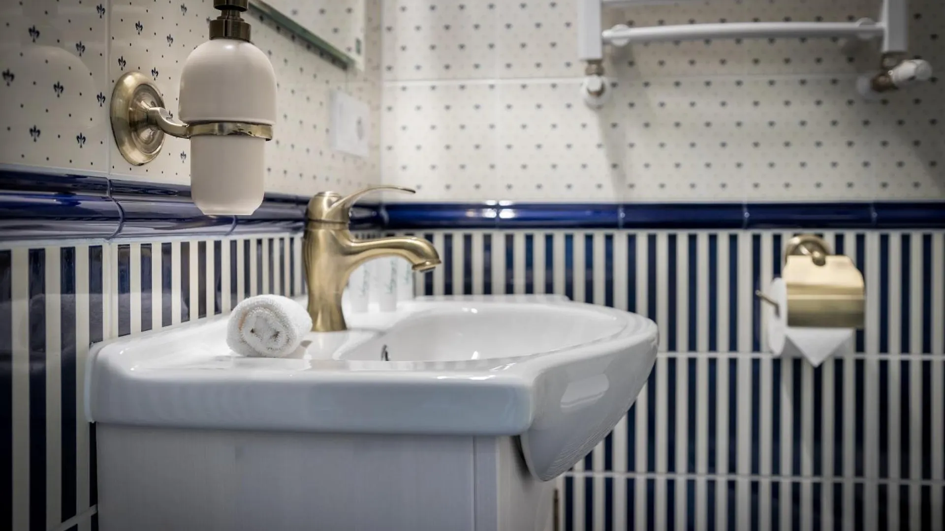 Karmelicka Stylish Apartments In Cracow By Noclegi Renters Krakow Poland
