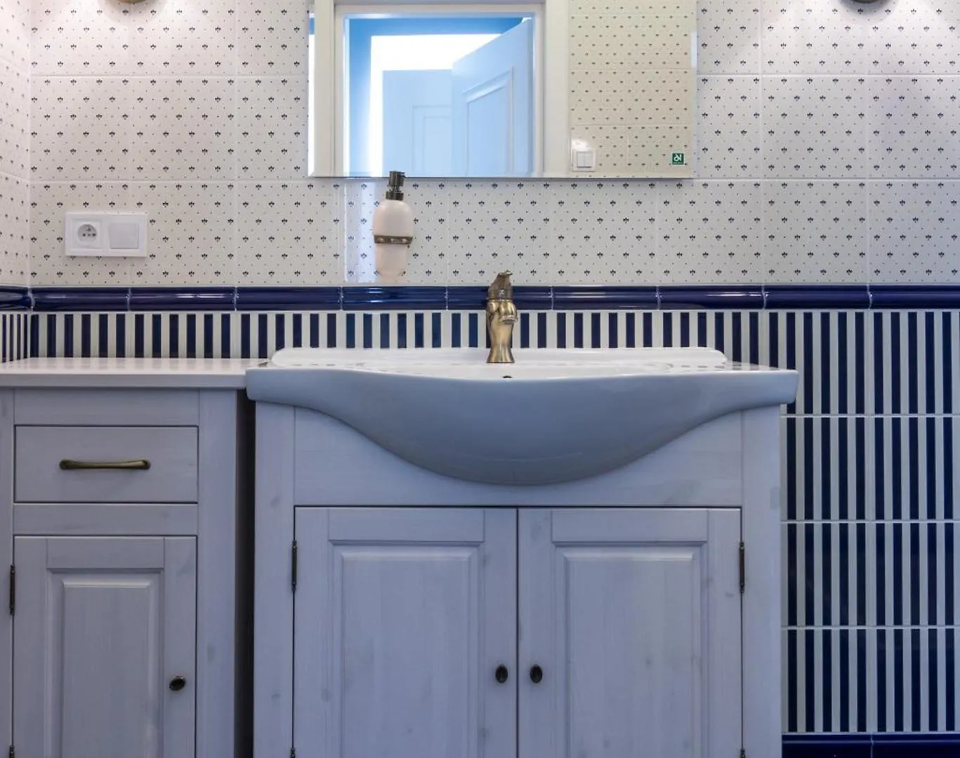 Karmelicka Stylish Apartments In Cracow By Noclegi Renters Krakow